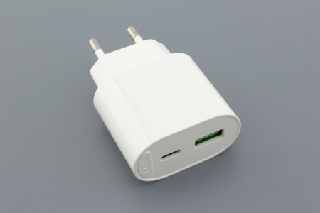 Блок питания (сетевой адаптер) HOCO C109A PD20W+QC3.0 charger, белый